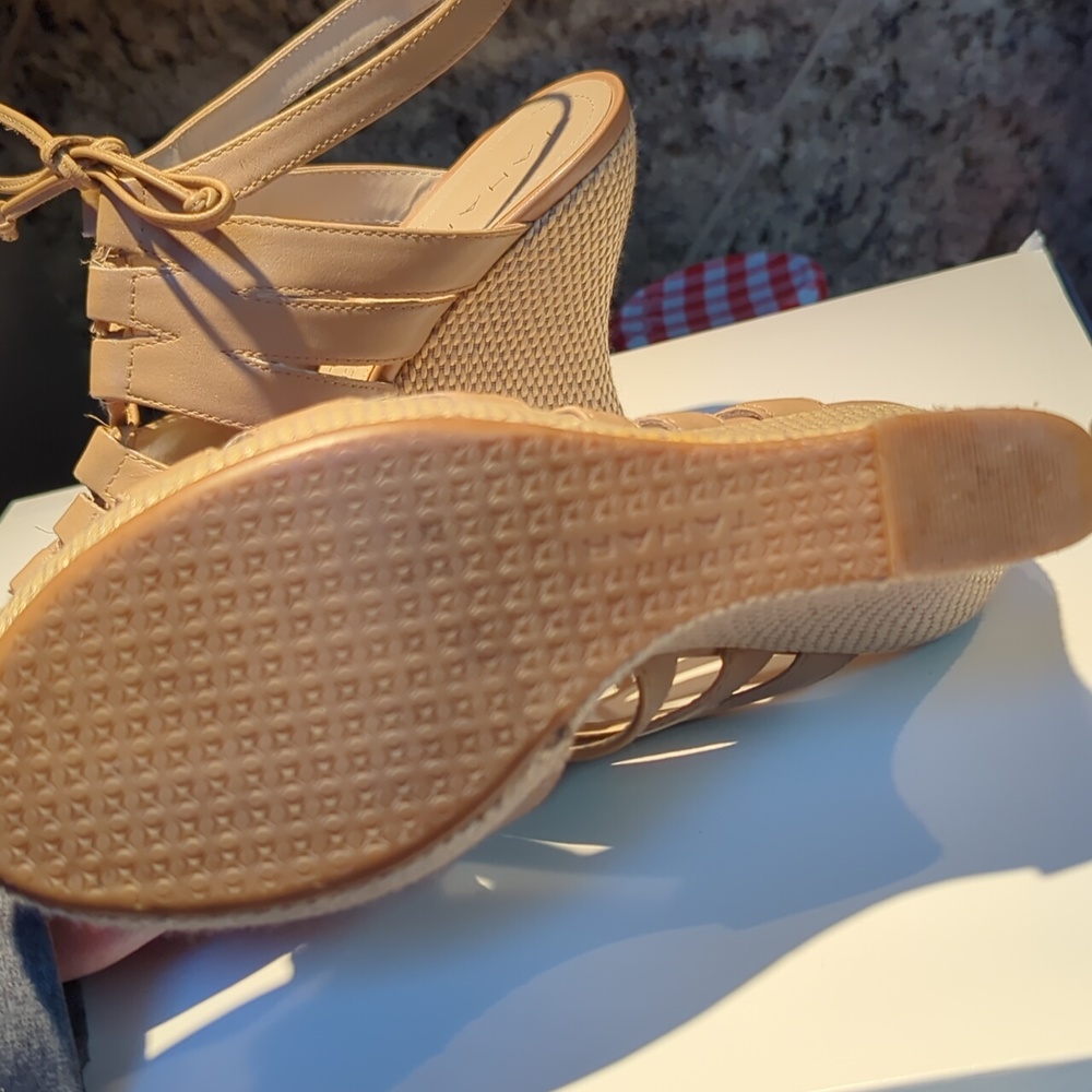 Shoes - Picture 4 of 8